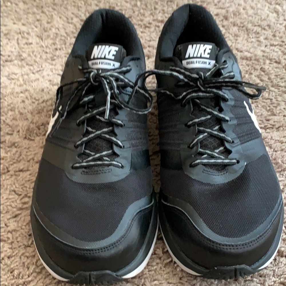 Black Nike Men’s dual fusion x size 10